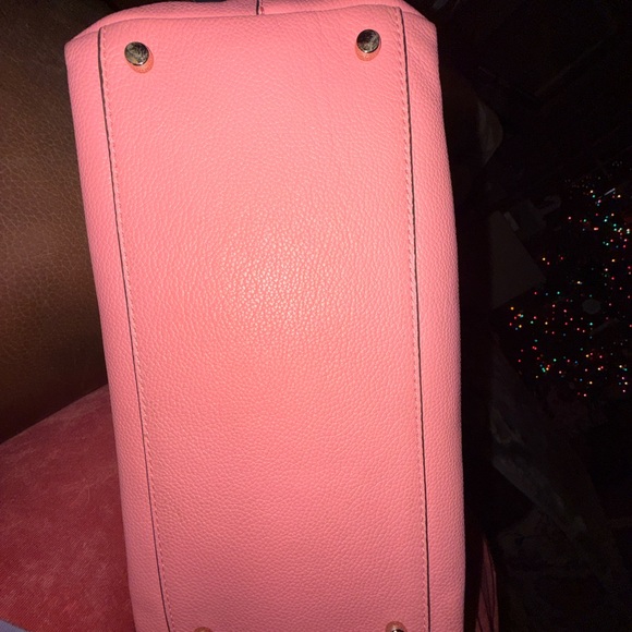 Kate Spade Larchmont Penny Coral Oversized Leather Tote - Picture 5 of 6